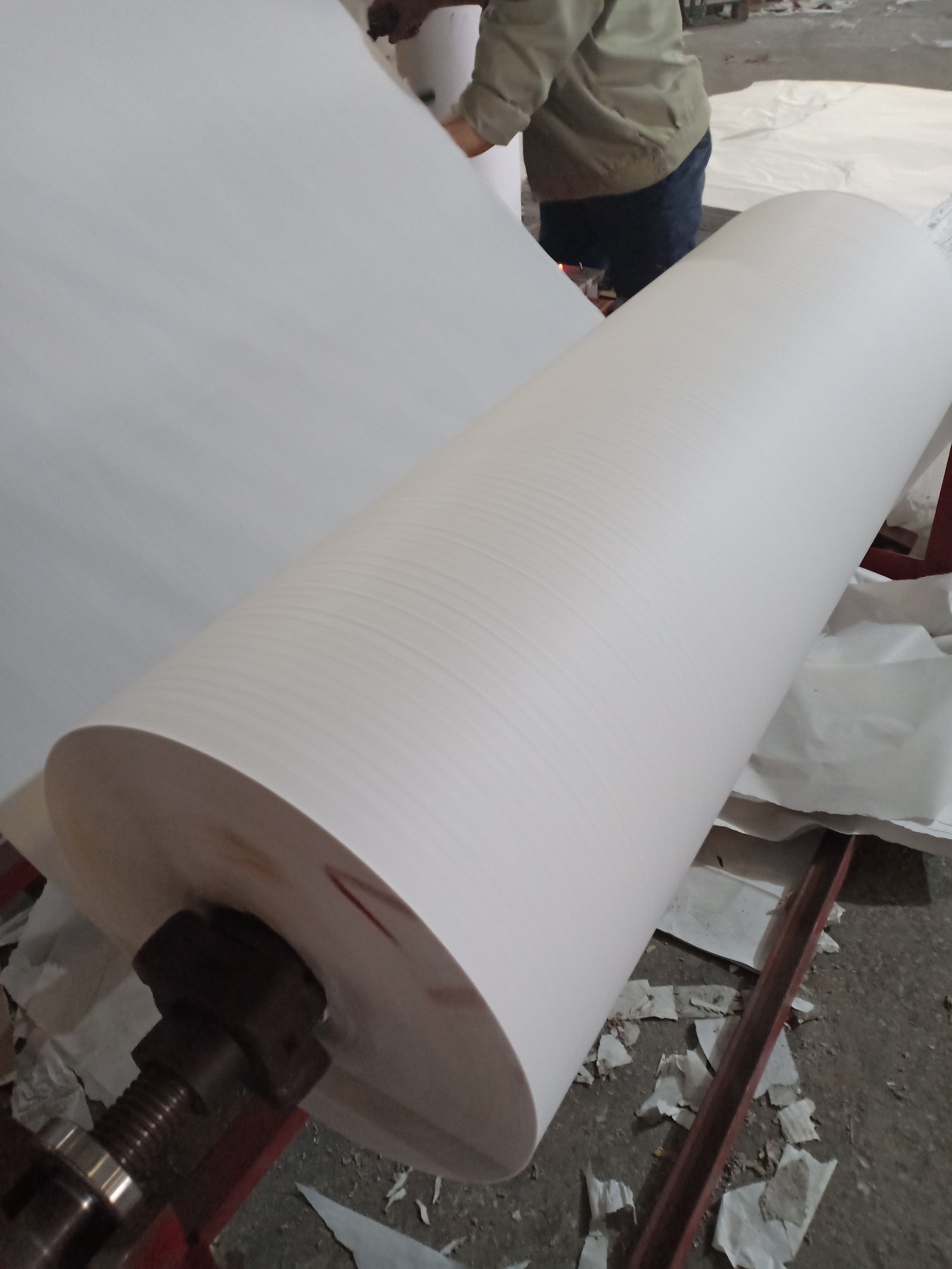 Pallet Giấy Chống Ẩm: Giải Pháp Tối Ưu Bảo Vệ Sản Phẩm Với Công Nghệ Xử Lý Bề Mặt Tiên Tiến